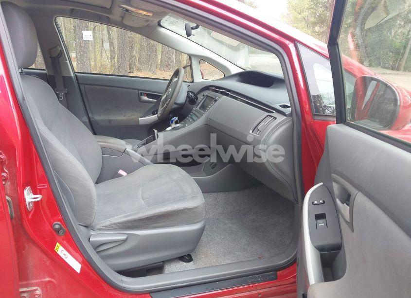 Photo 5 of 2010 Toyota Prius III (VIN JTDKN3DU8A0024766)