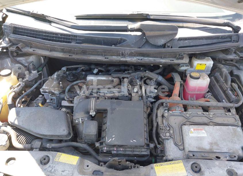 Photo 10 of 2010 Toyota Prius III (VIN JTDKN3DU8A0037565)