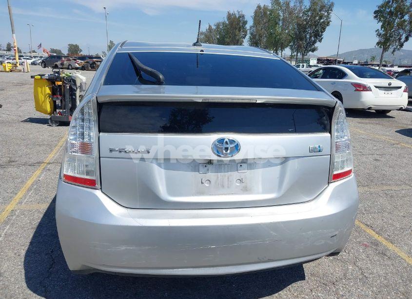 Photo 16 of 2010 Toyota Prius III (VIN JTDKN3DU8A0037565)