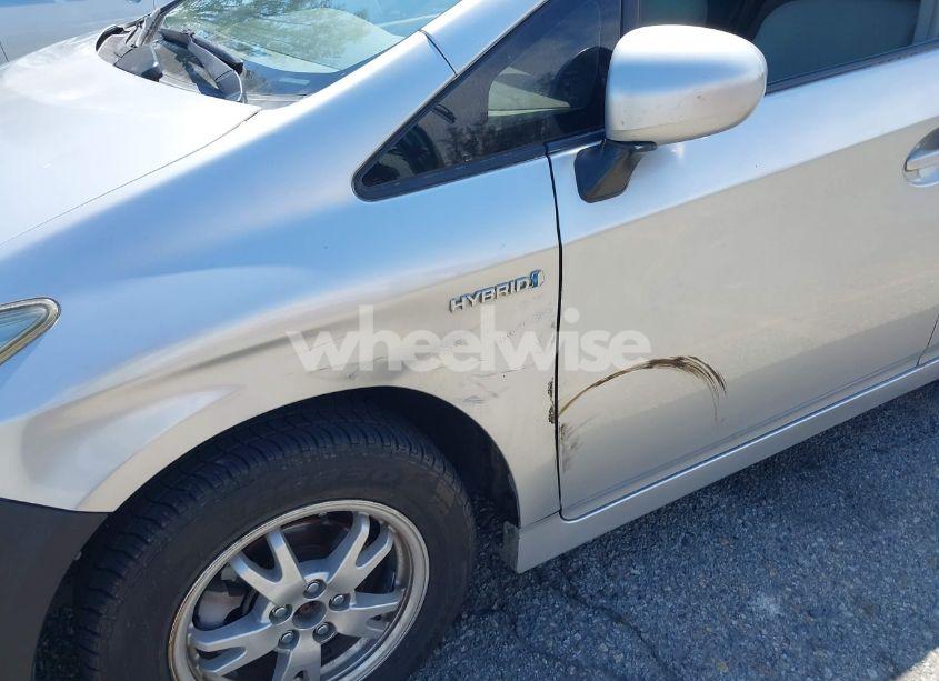 Photo 18 of 2010 Toyota Prius III (VIN JTDKN3DU8A0037565)