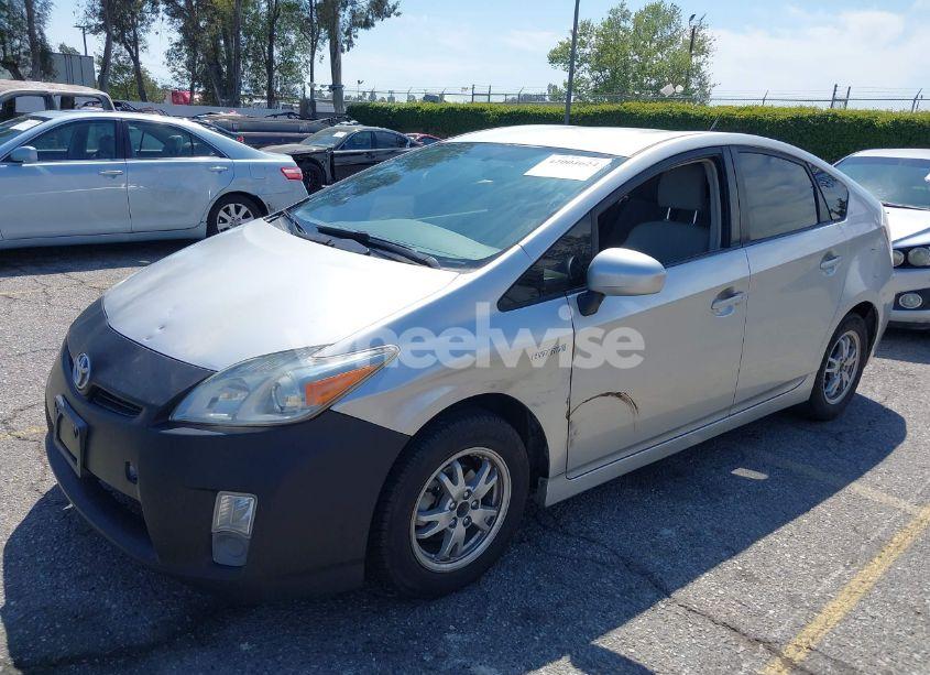 Photo 2 of 2010 Toyota Prius III (VIN JTDKN3DU8A0037565)