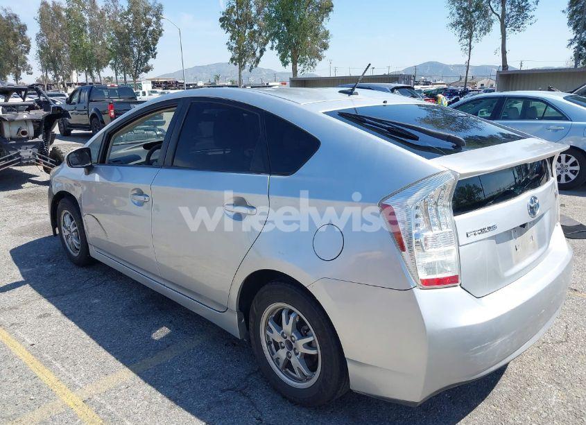 Photo 3 of 2010 Toyota Prius III (VIN JTDKN3DU8A0037565)