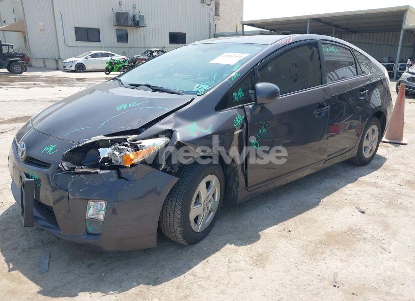 Photo 2 of 2010 Toyota Prius II (VIN JTDKN3DU8A0046864)