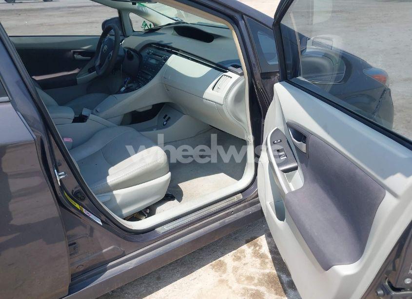 Photo 5 of 2010 Toyota Prius II (VIN JTDKN3DU8A0046864)