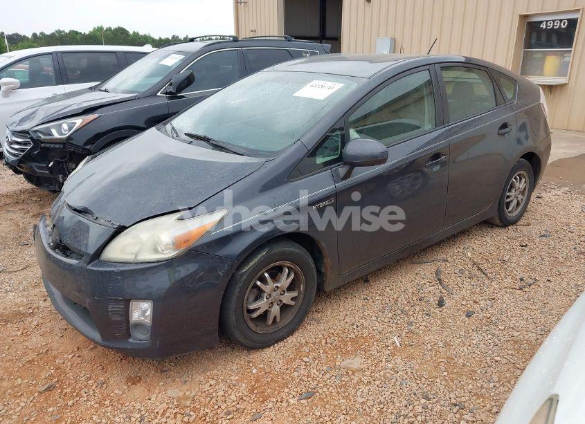 Photo 2 of 2010 Toyota Prius III (VIN JTDKN3DU8A0052759)