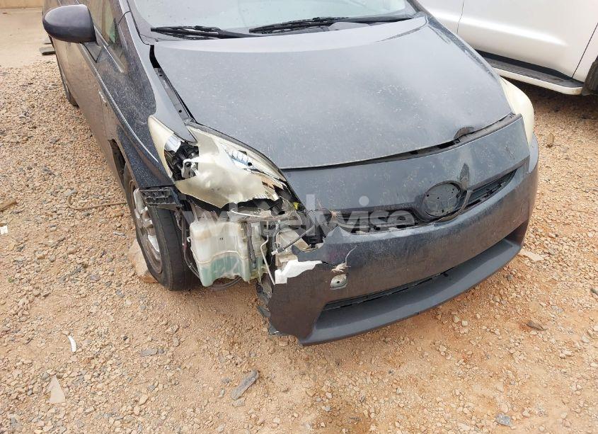 Photo 6 of 2010 Toyota Prius III (VIN JTDKN3DU8A0052759)