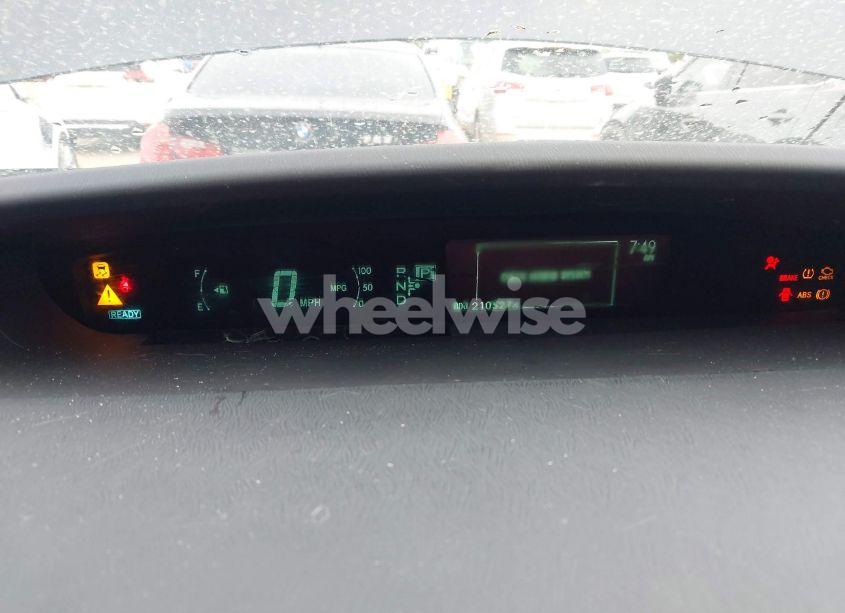 Photo 7 of 2010 Toyota Prius III (VIN JTDKN3DU8A0052759)