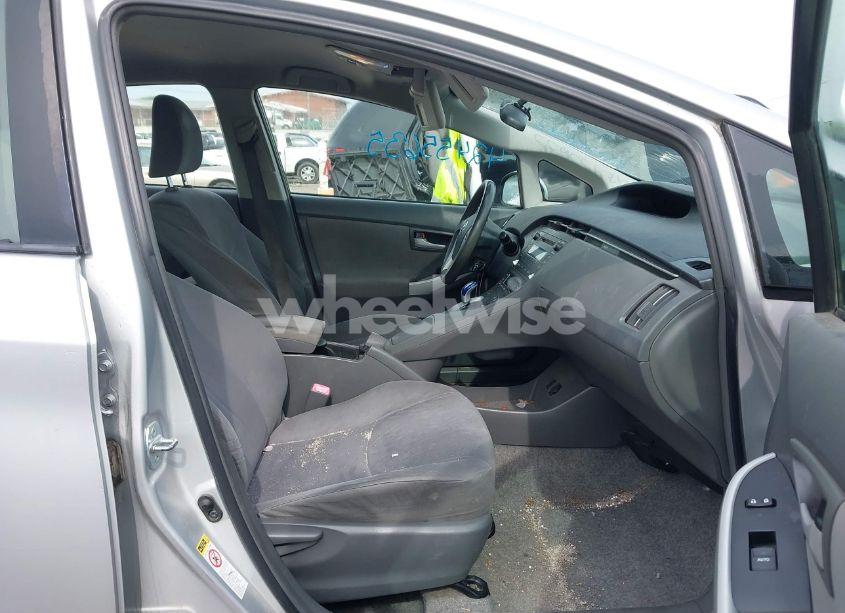 Photo 5 of 2010 Toyota Prius II (VIN JTDKN3DU8A0118582)