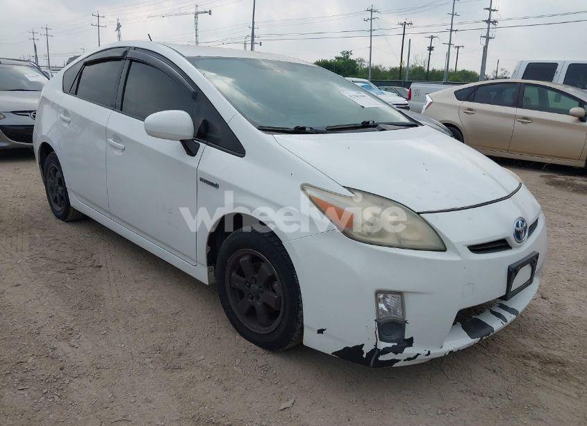 2010 Toyota Prius III (VIN JTDKN3DU8A0153431) main photo