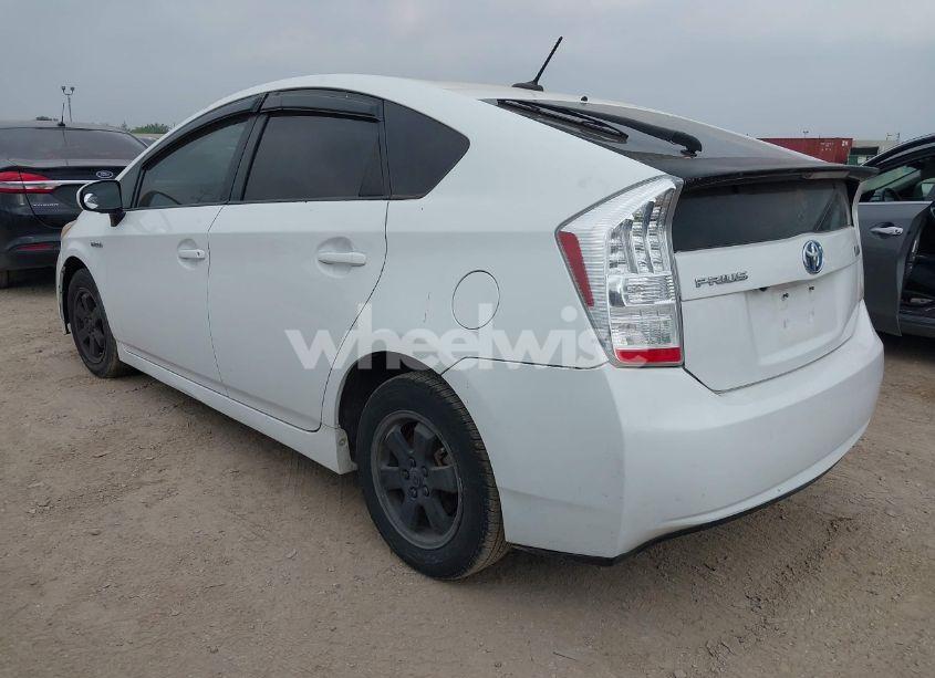 Photo 3 of 2010 Toyota Prius III (VIN JTDKN3DU8A0153431)