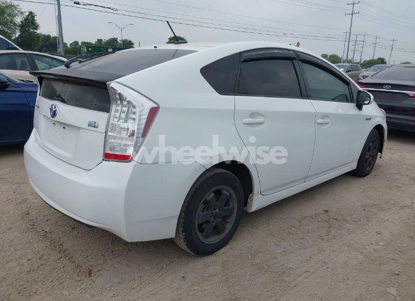 Photo 4 of 2010 Toyota Prius III (VIN JTDKN3DU8A0153431)
