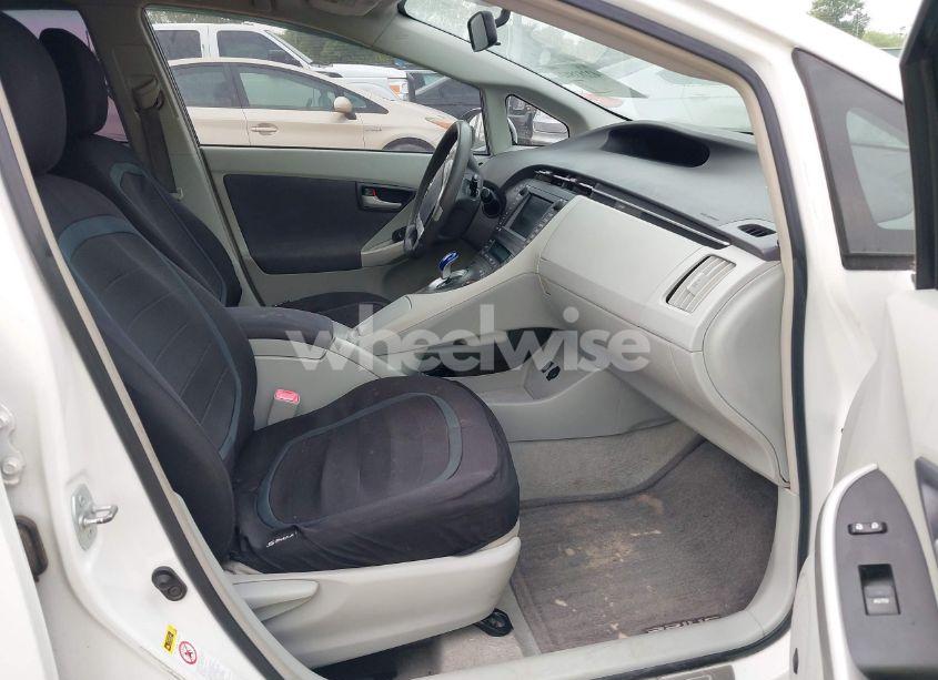 Photo 5 of 2010 Toyota Prius III (VIN JTDKN3DU8A0153431)