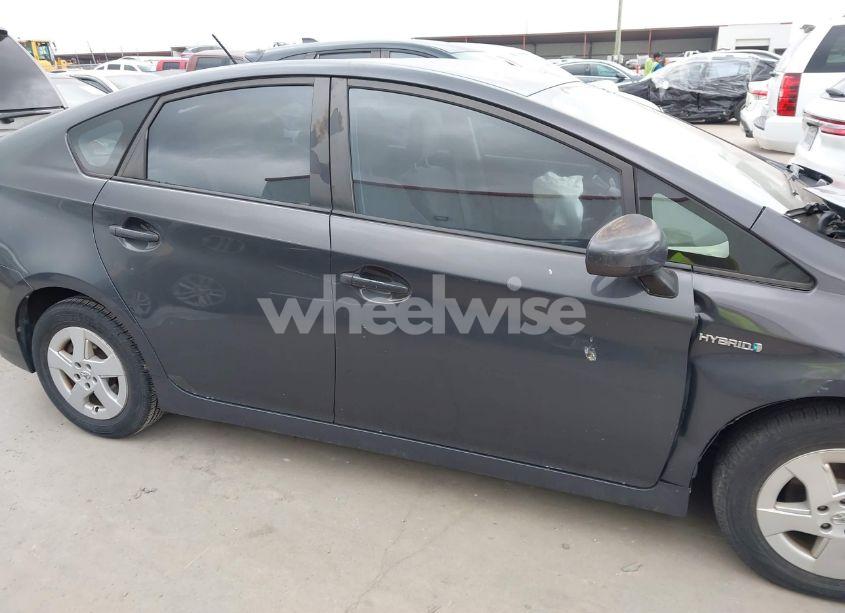Photo 14 of 2010 Toyota Prius II (VIN JTDKN3DU8A0174814)