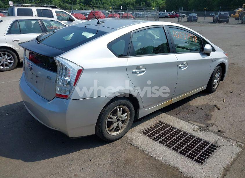 Photo 4 of 2010 Toyota Prius II (VIN JTDKN3DU8A0243193)