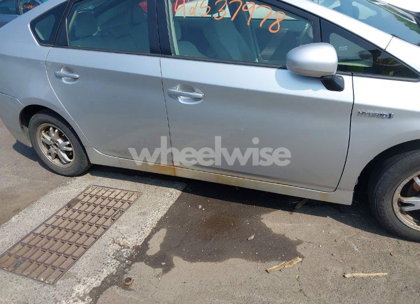 Photo 6 of 2010 Toyota Prius II (VIN JTDKN3DU8A0243193)