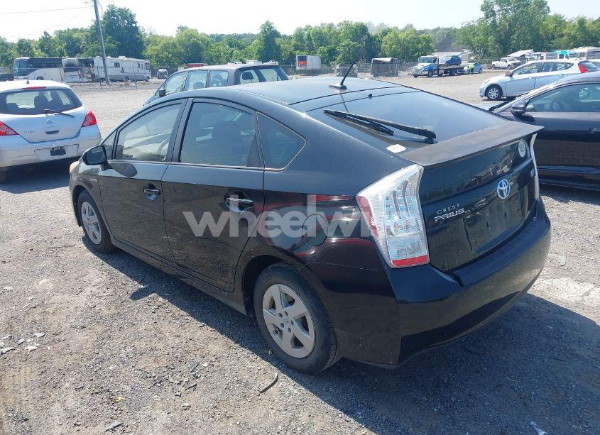 Photo 3 of 2010 Toyota Prius III (VIN JTDKN3DU8A1116910)