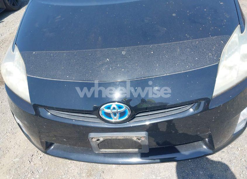 Photo 6 of 2010 Toyota Prius III (VIN JTDKN3DU8A1116910)