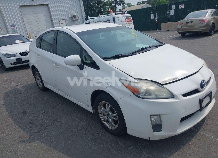 2010 Toyota Prius II (VIN JTDKN3DU8A1221432) main photo