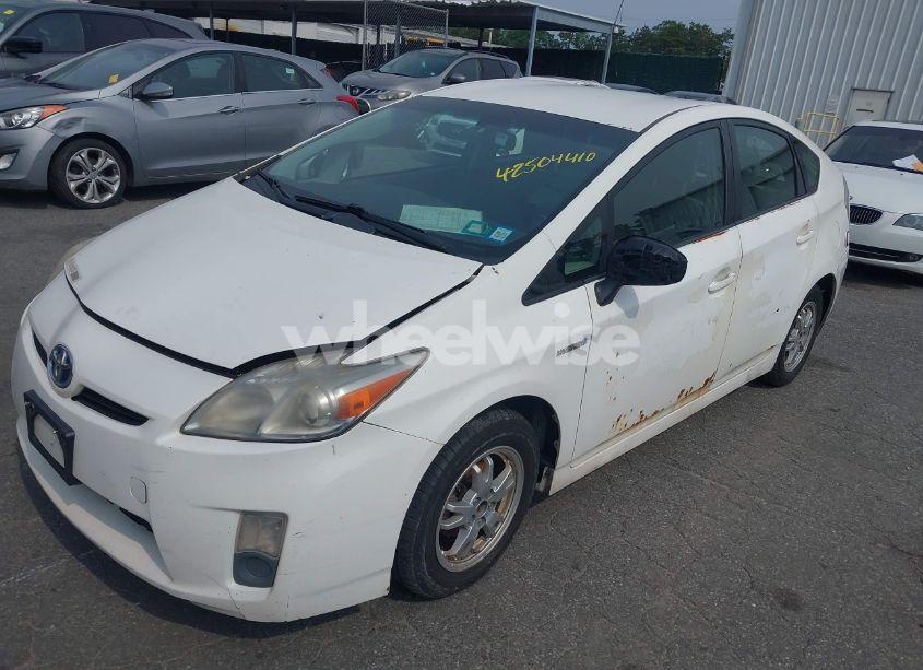 Photo 2 of 2010 Toyota Prius II (VIN JTDKN3DU8A1221432)