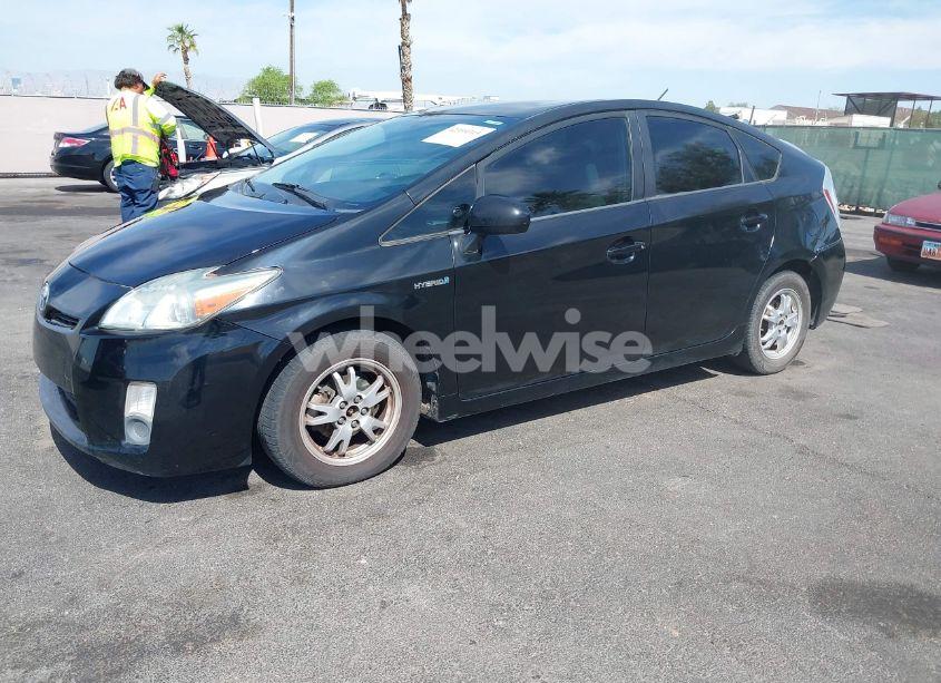 Photo 2 of 2010 Toyota Prius II (VIN JTDKN3DU8A5002768)