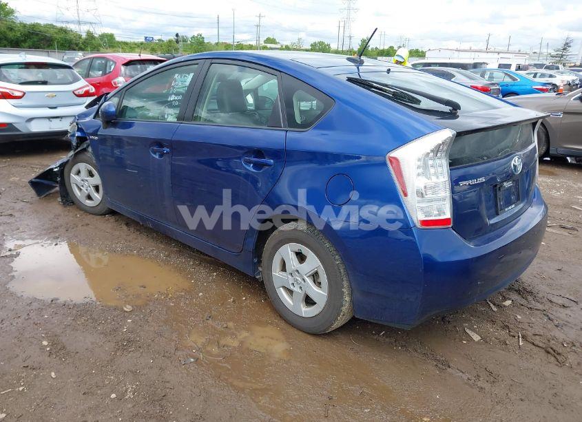 Photo 3 of 2011 Toyota Prius FOUR (VIN JTDKN3DU8B0308108)
