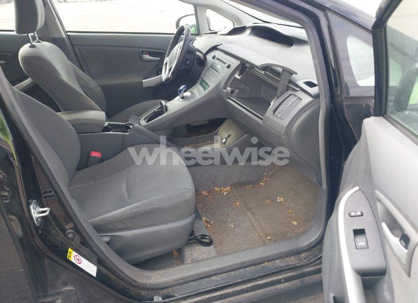 Photo 5 of 2011 Toyota Prius TWO (VIN JTDKN3DU8B1383109)