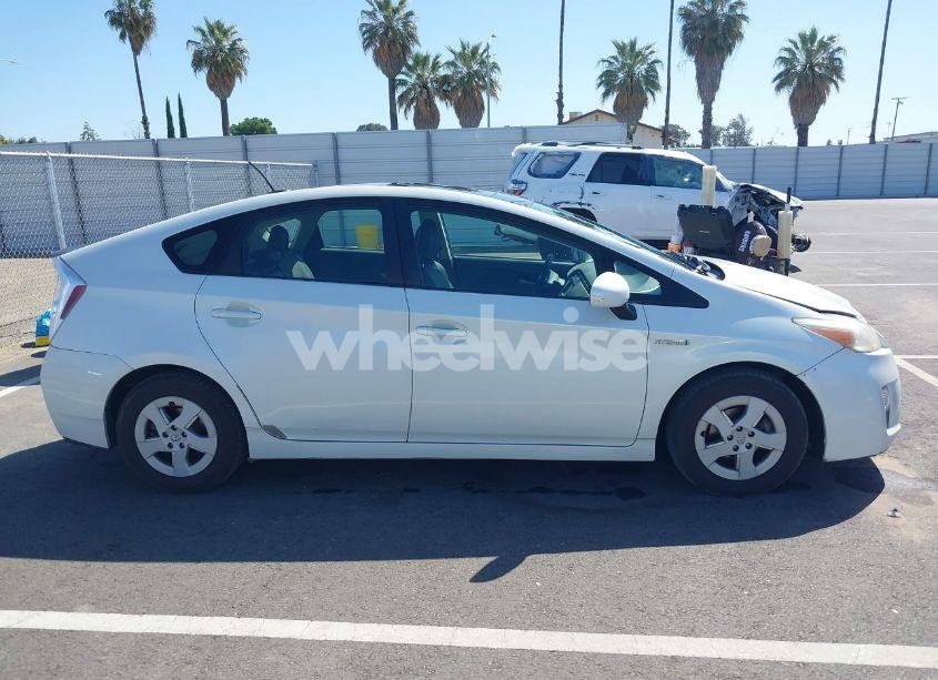 Photo 13 of 2011 Toyota Prius FOUR (VIN JTDKN3DU8B1385894)
