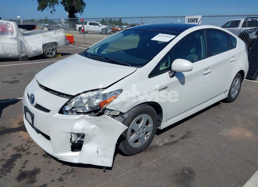 Photo 2 of 2011 Toyota Prius FOUR (VIN JTDKN3DU8B1385894)