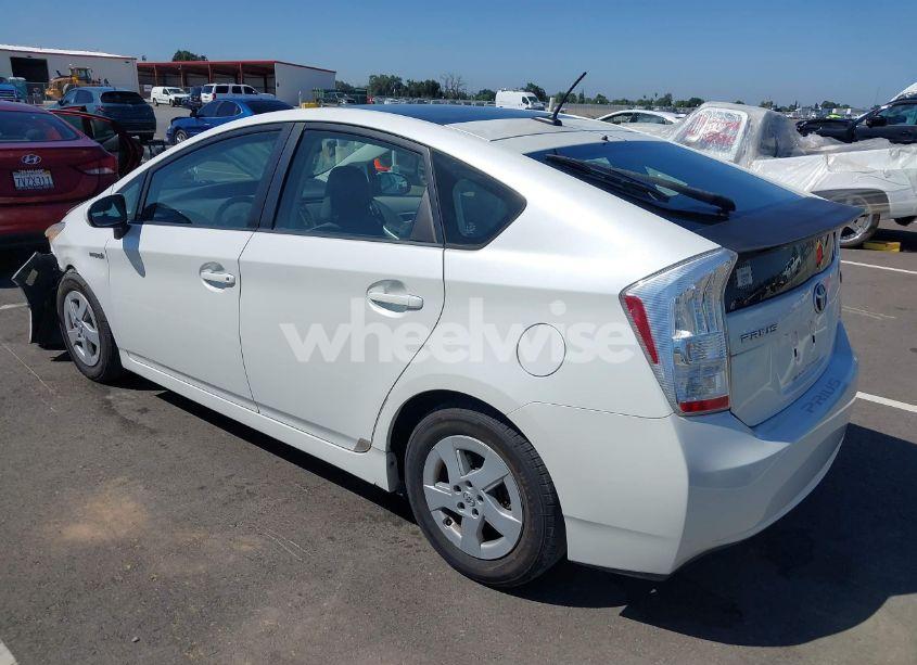 Photo 3 of 2011 Toyota Prius FOUR (VIN JTDKN3DU8B1385894)
