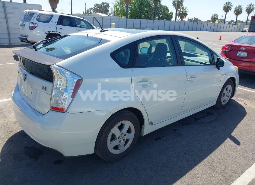 Photo 4 of 2011 Toyota Prius FOUR (VIN JTDKN3DU8B1385894)