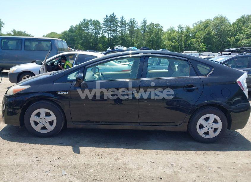 Photo 14 of 2011 Toyota Prius TWO (VIN JTDKN3DU8B5301162)