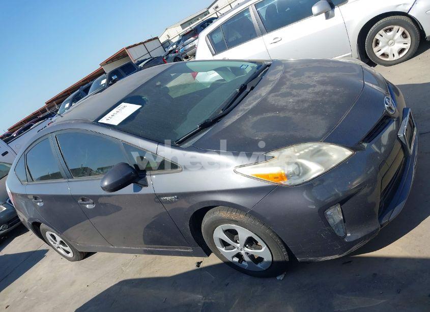 Photo 13 of 2013 Toyota Prius THREE (VIN JTDKN3DU8D1655130)