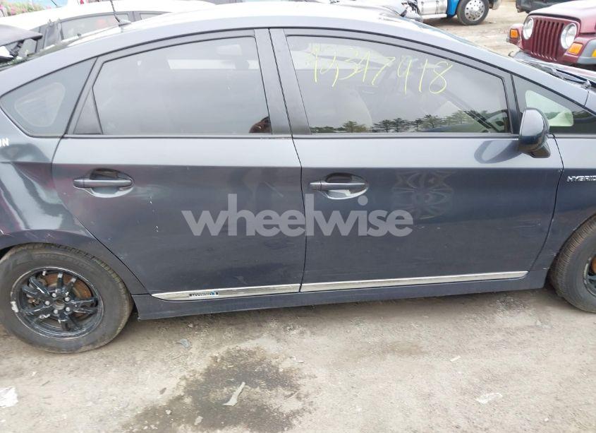 Photo 13 of 2013 Toyota Prius FIVE/FOUR/THREE/THREE SE/TWO (VIN JTDKN3DU8D1687902)