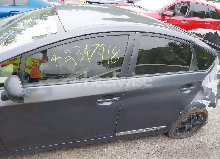 Photo 14 of 2013 Toyota Prius FIVE/FOUR/THREE/THREE SE/TWO (VIN JTDKN3DU8D1687902)