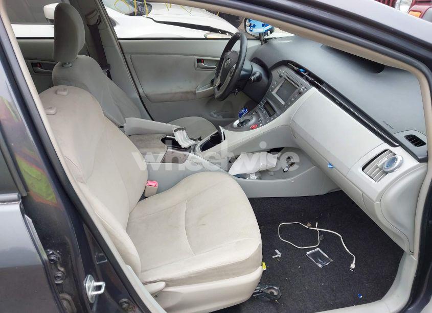 Photo 5 of 2013 Toyota Prius FIVE/FOUR/THREE/THREE SE/TWO (VIN JTDKN3DU8D1687902)