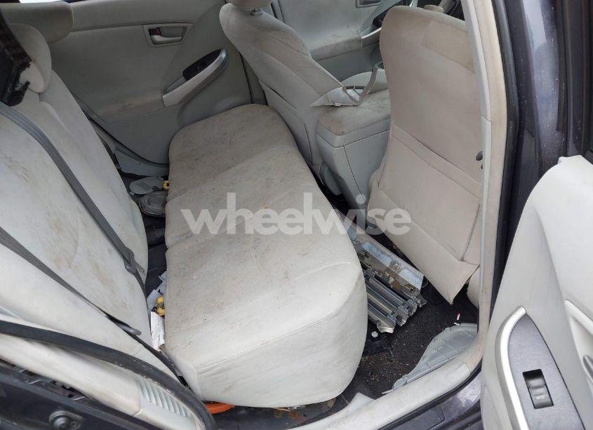 Photo 8 of 2013 Toyota Prius FIVE/FOUR/THREE/THREE SE/TWO (VIN JTDKN3DU8D1687902)