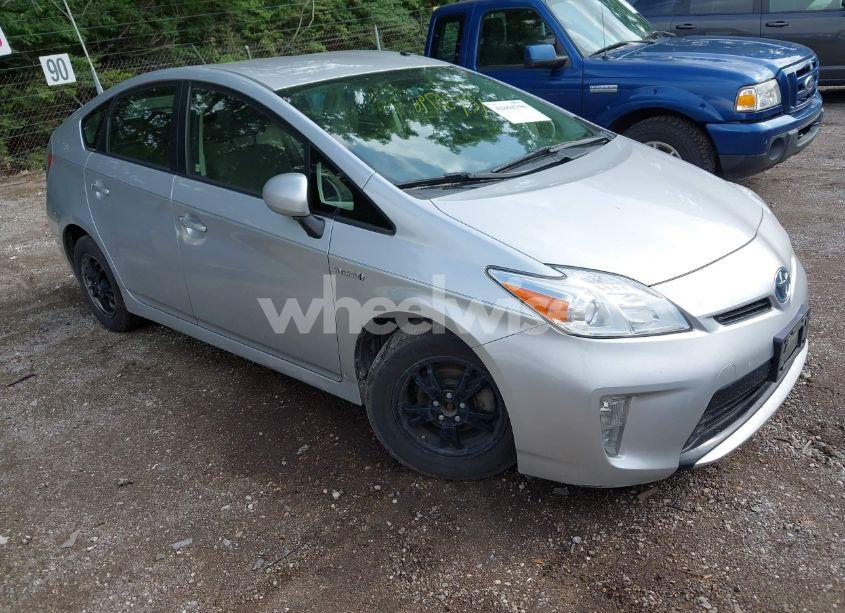 2013 Toyota Prius TWO (VIN JTDKN3DU8D5577456) main photo