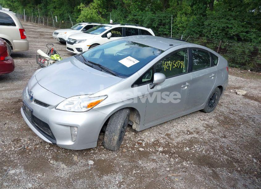 Photo 2 of 2013 Toyota Prius TWO (VIN JTDKN3DU8D5577456)