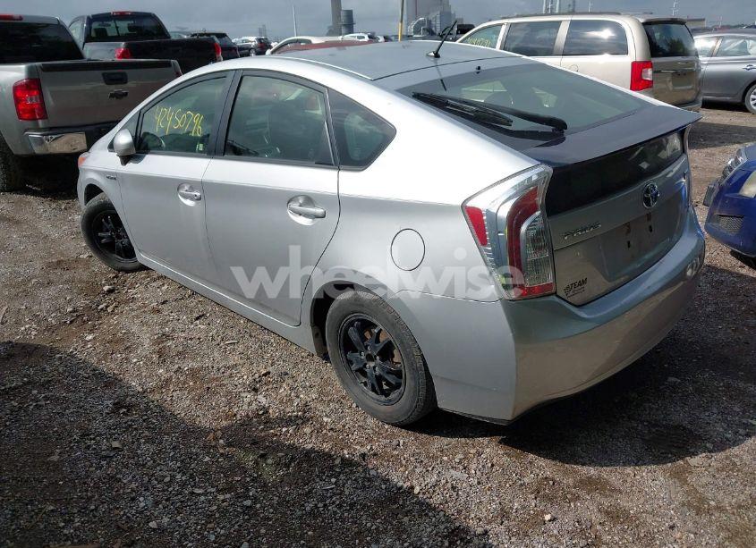 Photo 3 of 2013 Toyota Prius TWO (VIN JTDKN3DU8D5577456)