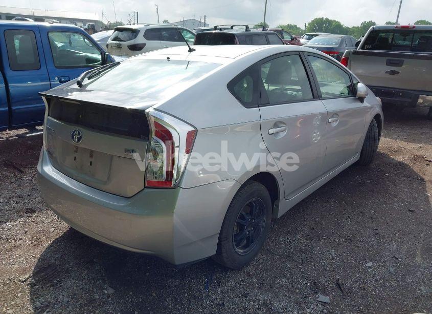 Photo 4 of 2013 Toyota Prius TWO (VIN JTDKN3DU8D5577456)