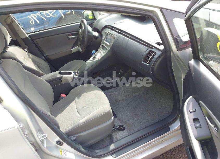 Photo 5 of 2013 Toyota Prius TWO (VIN JTDKN3DU8D5577456)