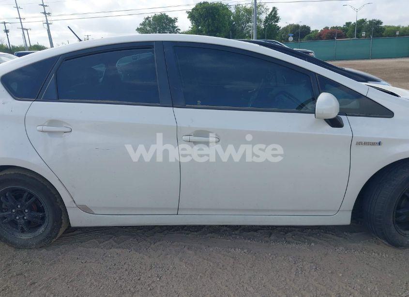 Photo 13 of 2013 Toyota Prius THREE (VIN JTDKN3DU8D5579529)