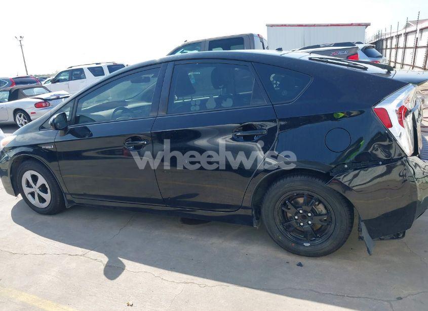 Photo 15 of 2013 Toyota Prius TWO (VIN JTDKN3DU8D5582592)