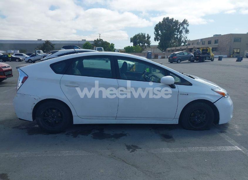 Photo 13 of 2013 Toyota Prius TWO (VIN JTDKN3DU8D5582639)