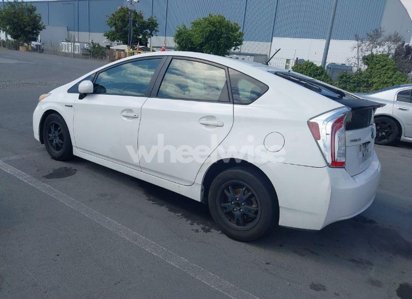 Photo 3 of 2013 Toyota Prius TWO (VIN JTDKN3DU8D5582639)