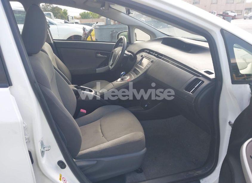 Photo 5 of 2013 Toyota Prius TWO (VIN JTDKN3DU8D5582639)