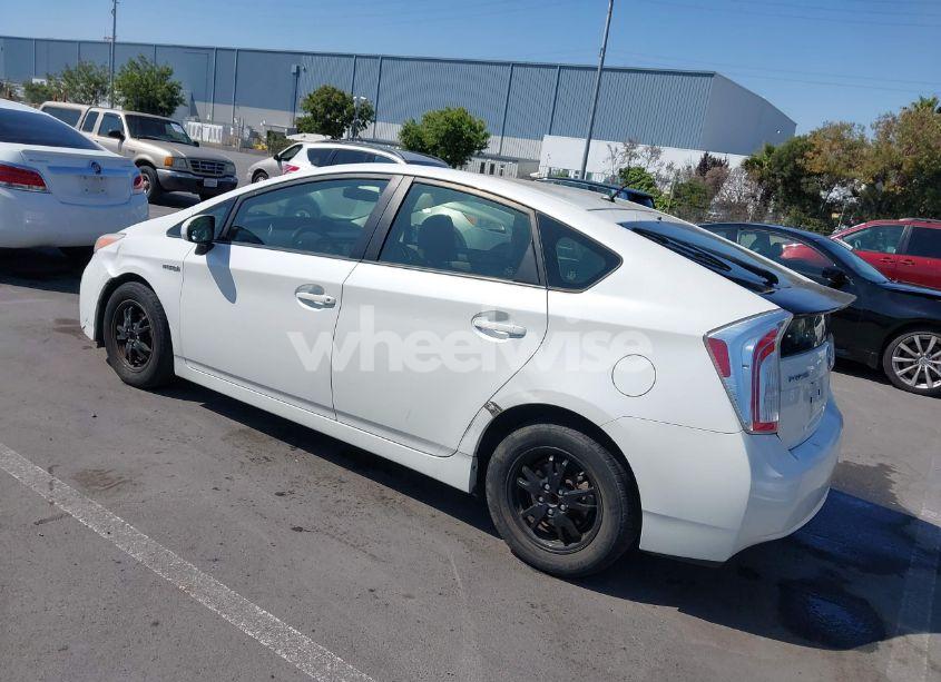 Photo 3 of 2013 Toyota Prius TWO (VIN JTDKN3DU8D5635551)