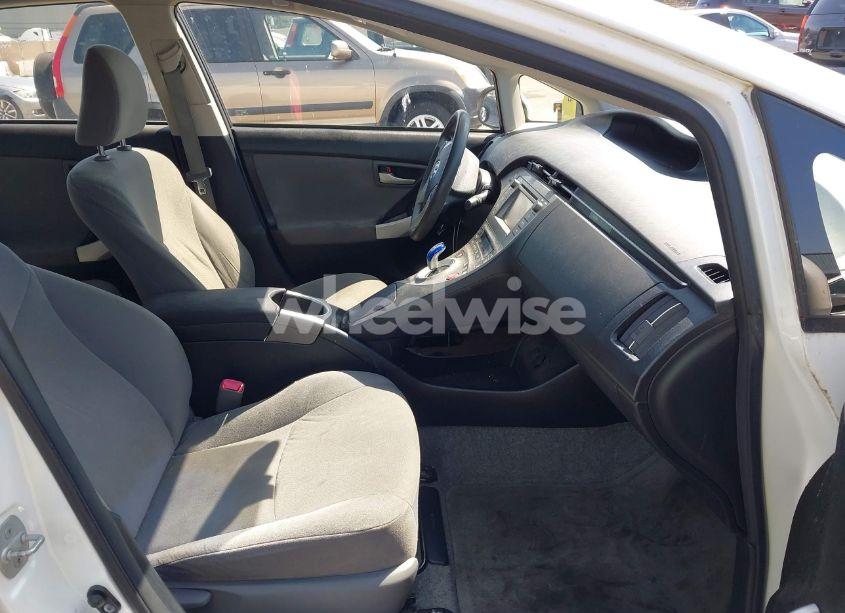 Photo 5 of 2013 Toyota Prius TWO (VIN JTDKN3DU8D5635551)