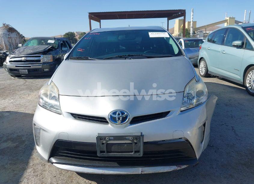 Photo 11 of 2014 Toyota Prius FOUR (VIN JTDKN3DU8E1808381)