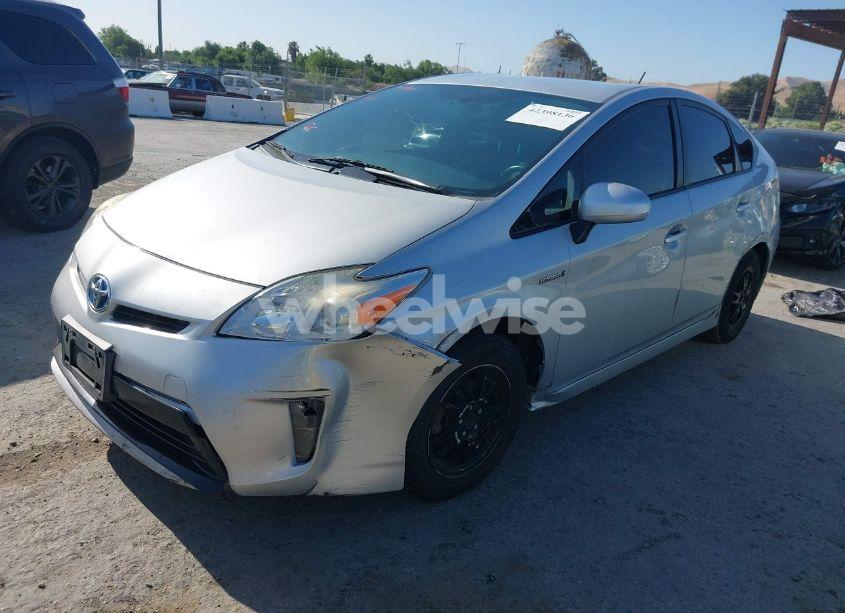Photo 2 of 2014 Toyota Prius FOUR (VIN JTDKN3DU8E1808381)